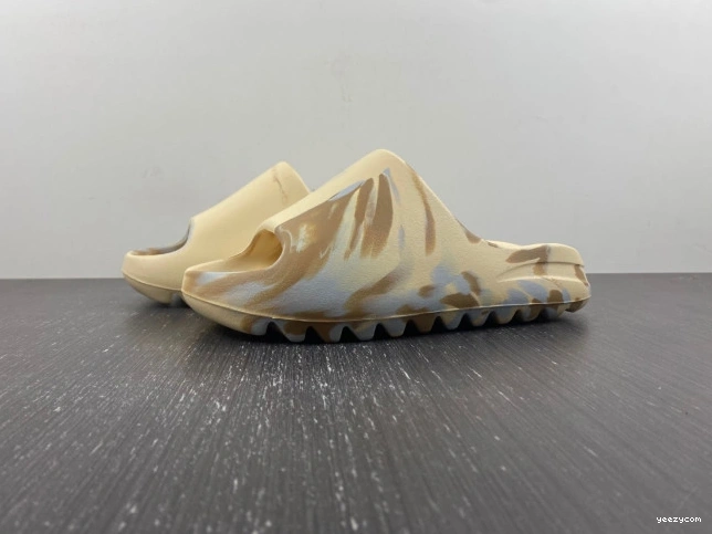 GW1932 Slide Yeezy Adidas 0709